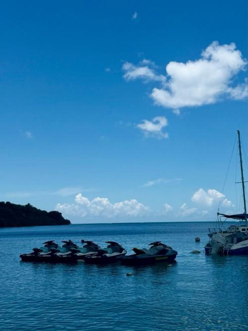 3AC70792-2F42-4322-B181-D371D92D483B